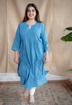 Yahvi Dabu Slub Cotton Hand Embroidered Kurta