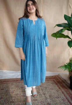Yahvi Dabu Slub Cotton Hand Embroidered Kurta