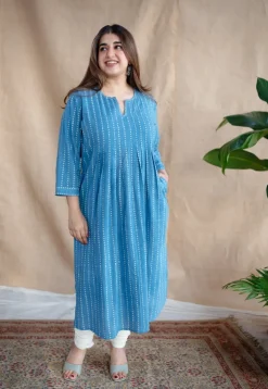 Yahvi Dabu Slub Cotton Hand Embroidered Kurta