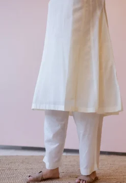 Yashi Off White Solid Handloom Cotton Straight Pant
