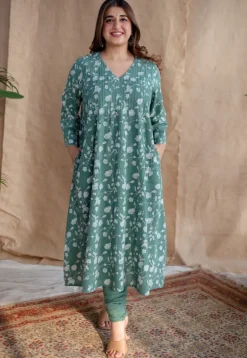Zahia Dabu Slub Cotton Kurta