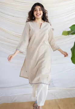 Zahira Off White Jamdani Handwoven Cotton Straight Kurta