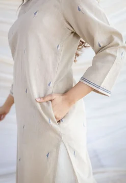 Zahira Off White Jamdani Handwoven Cotton Straight Kurta