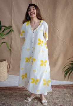 Zaya Dabu Slub Cotton Hand Embroidered Kurta