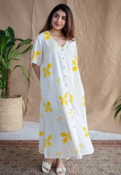 Zaya Dabu Slub Cotton Hand Embroidered Kurta